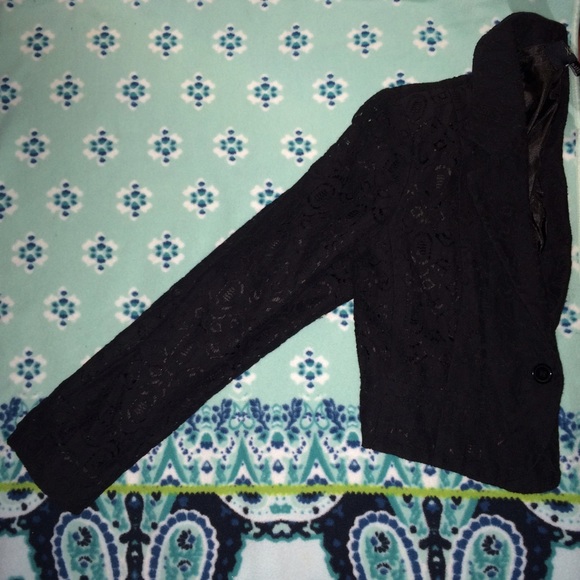 Forever 21 Short Lace Blazer - Black
