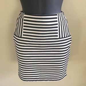 Stripped bodycon skirt