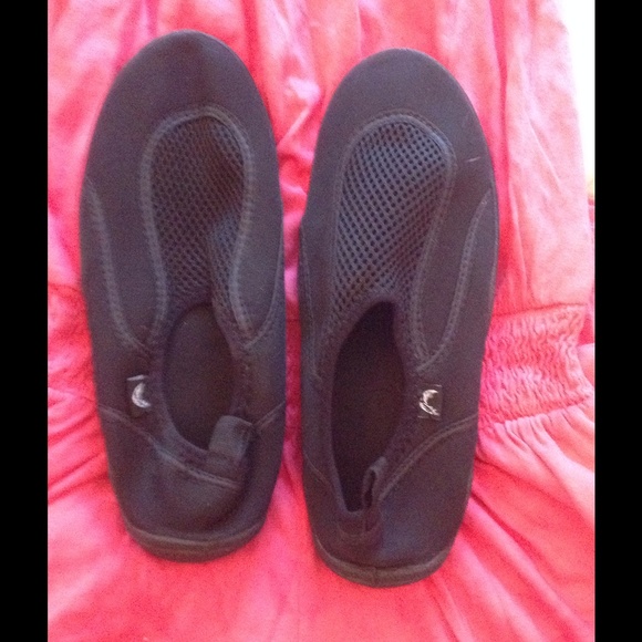 SOLD Water Worn once for ten minutes. Size 8 🏄