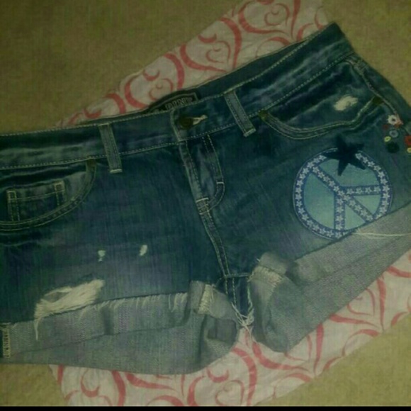 HUGE SALE! DOWN FROM $23 RARE VS PEACE JEAN SHORTS