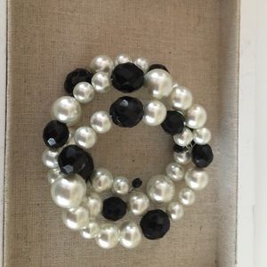 Black and white pearl wrap bracelet