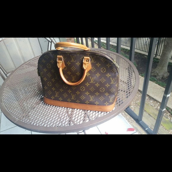 Louis Vuitton Alma MM