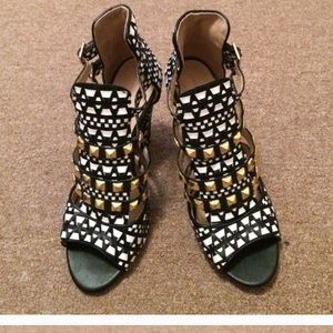 Zara studded shoes ! Bloggers fave!