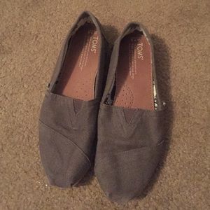 Grey Toms!