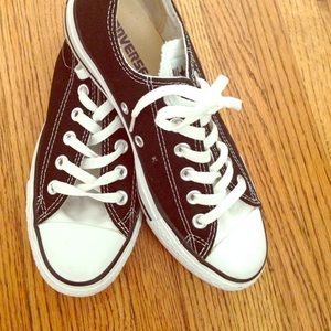 Converse black and white colorblock