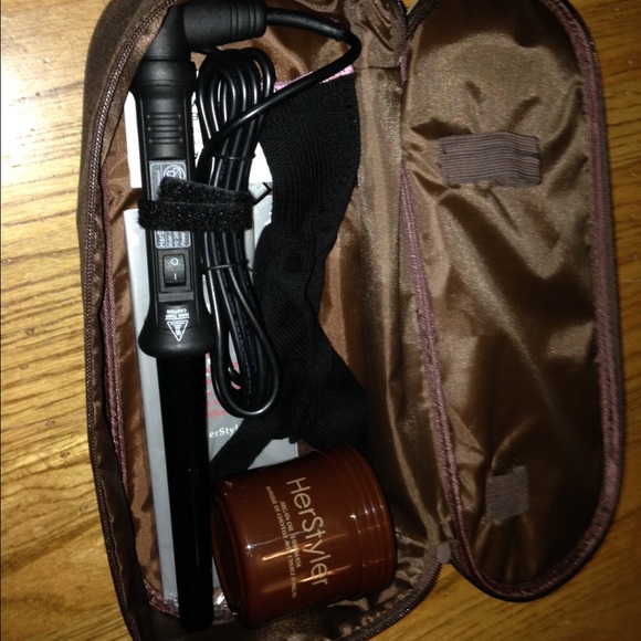 🚫SOLD. Her styler curling wand