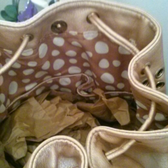 Handbags - Picture 4 of 4