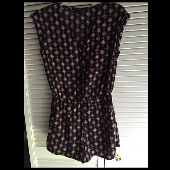 🎀SOLD🎀 Patterned romper
