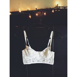 F21 white lace bralette💕