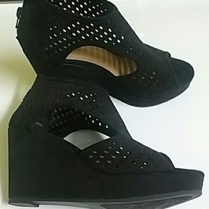 Laser cut wedge heels