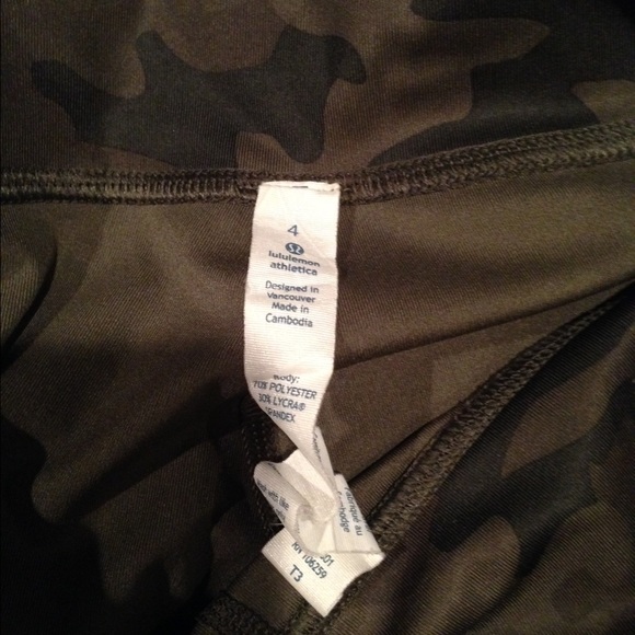 Lululemon green camo wunder under legging pants 4 - Picture 4 of 4