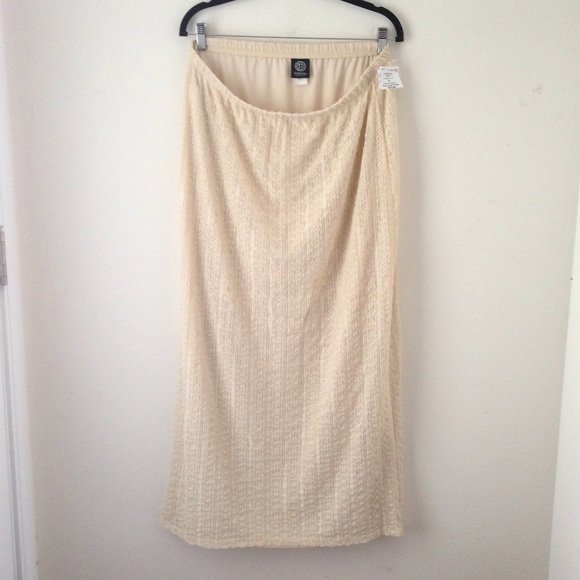 Biege lace boho skirt, NWT!