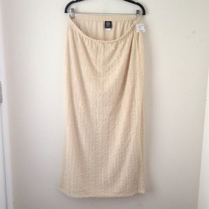 Biege lace boho skirt, NWT!