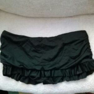 NWOT Black ruffled swimsuit skirt