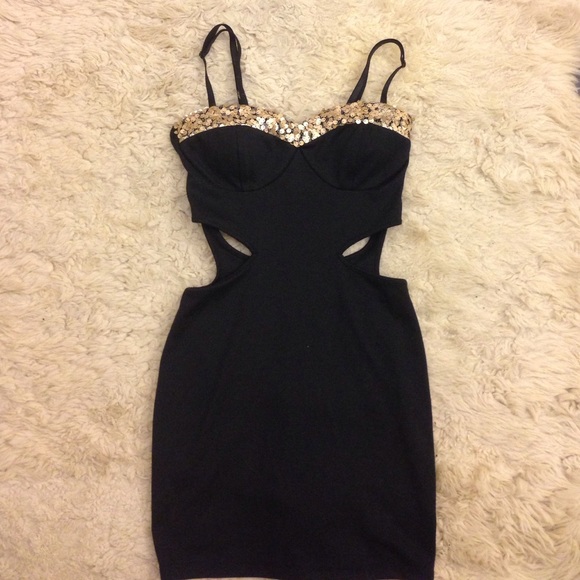 Side cut out dress w sequins + free gift!