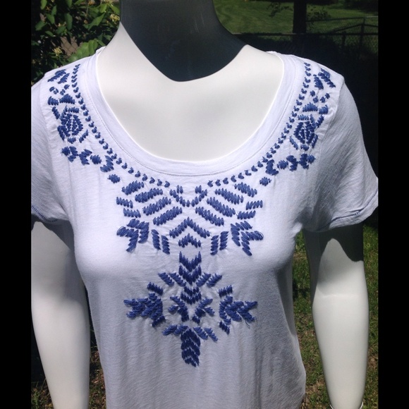 Lucky Brand Tops - Lucky Brand T-shirt. 💐