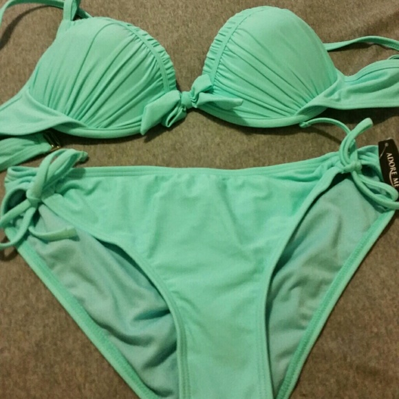 New never worn! Mint padded bathing suit!