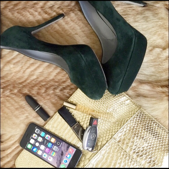 Sergio Rossi Shoes - NWOT Sergio Rossi Suede Pump