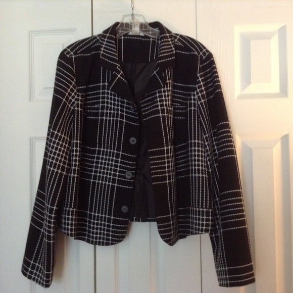 Christopher & Banks Jackets & Blazers - Beautiful back w/white jacket. Size