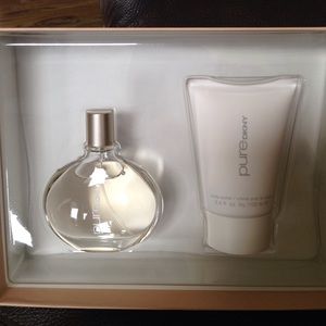 Pure DKNY Spray and Body Butter