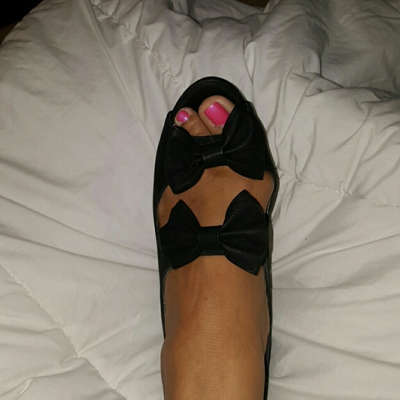 Shoes - Picture 2 of 4