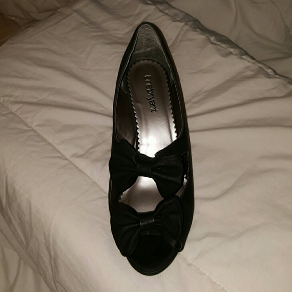 Shoes - Picture 3 of 4