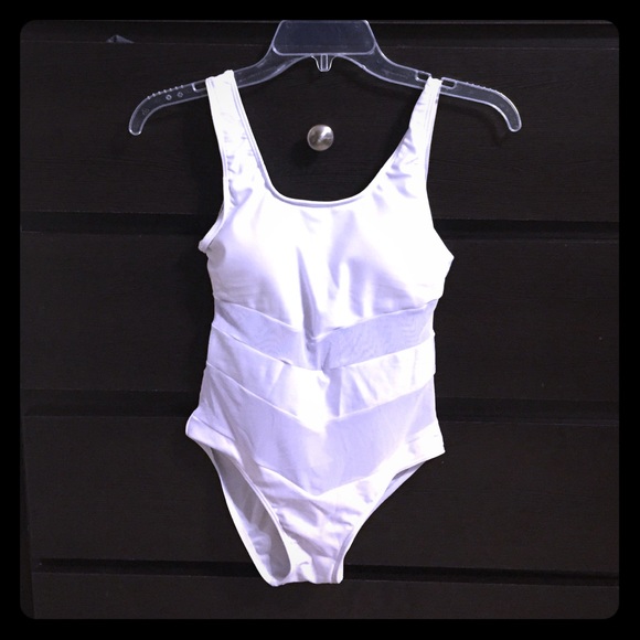 🌸 White Bathing Suit 🌸
