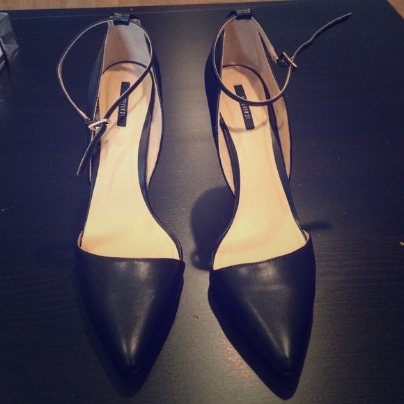 Forever 21 Shoes - 💋FINAL PRICE Black Pumps size 9.5❤️