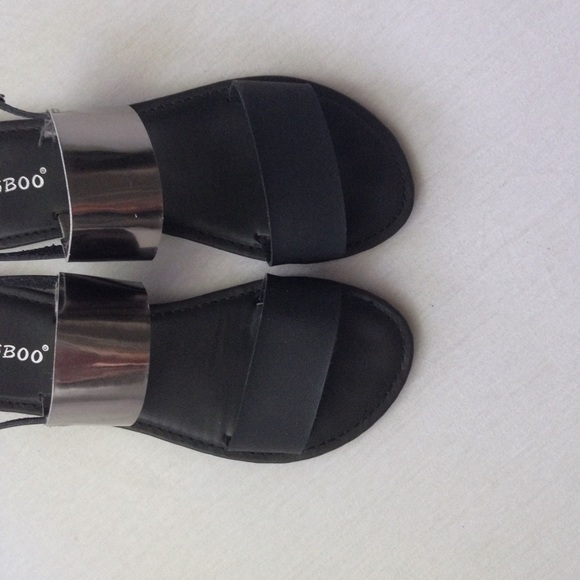 Metallic | Black Simple Sandal - Picture 2 of 3