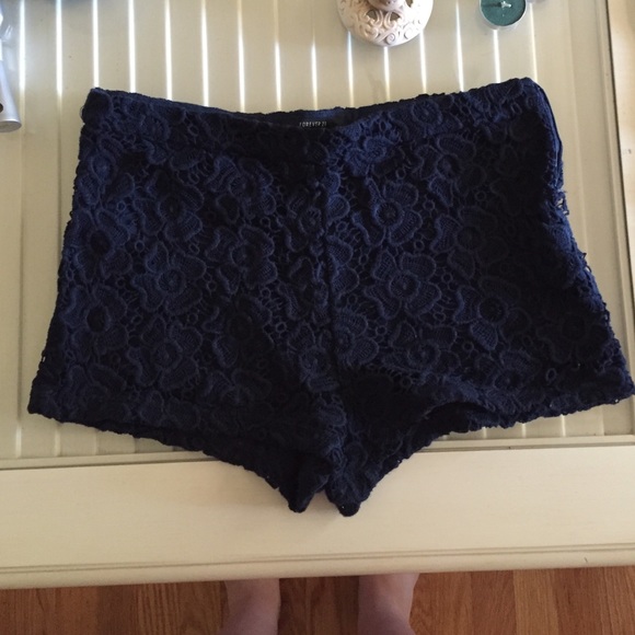 Navy shorts - Picture 1 of 2