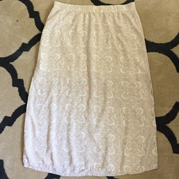 Old navy tan printed maxi skirt
