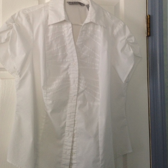 White sleeveless cotton blouse