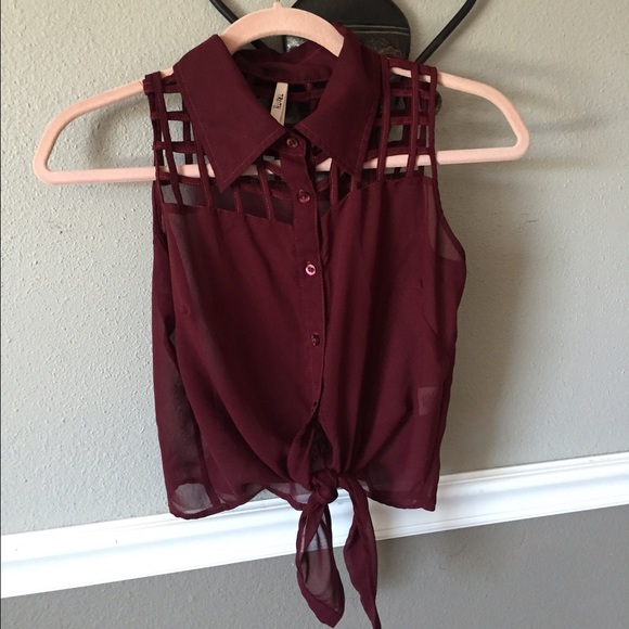 Burgundy cut out tie crop top
