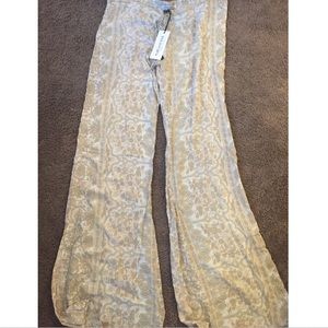 Novella Royale Bells