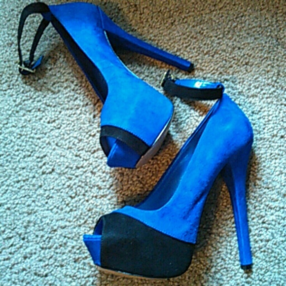 Blue Suede Pumps