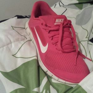 PINK NIKE FREE 4.0 SALE!!!