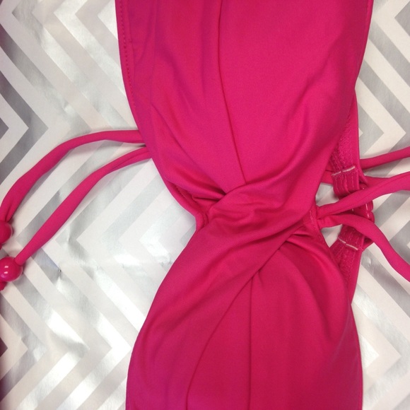 Pink bikini - Picture 3 of 4