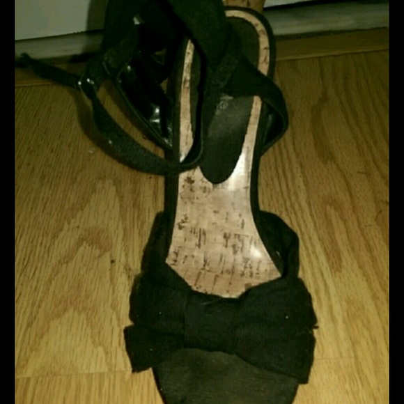 Black strappy summer wedge sandals