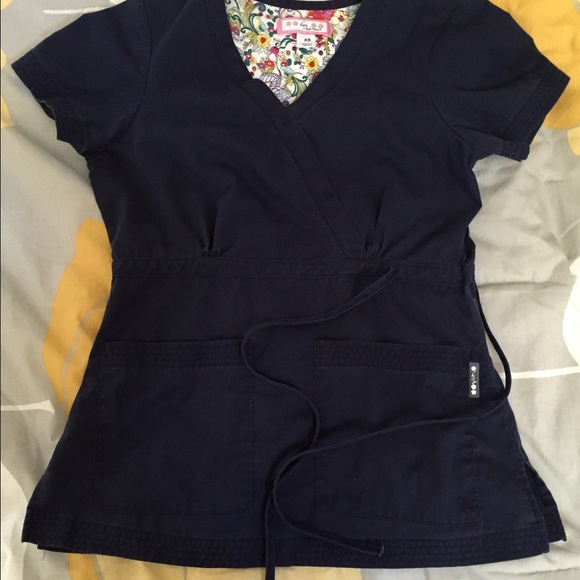 Navy koi scrub set