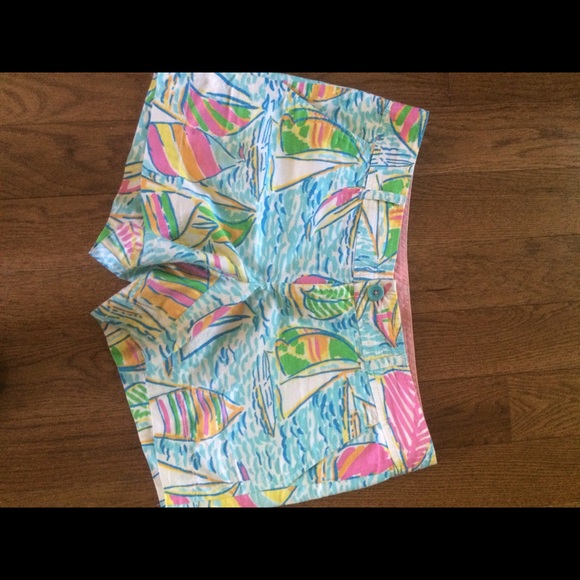 Lilly Pulitzer shorts in you outta regatta