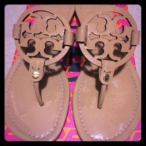 Tory burch miller sandals patent sand