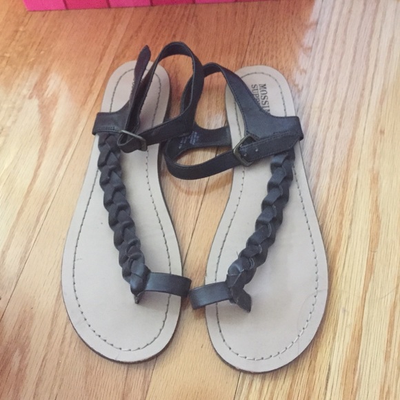 Super cute brown sandals