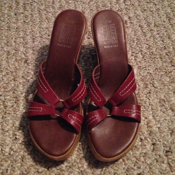 Red wedge Mootsie Tootsies. Size 7