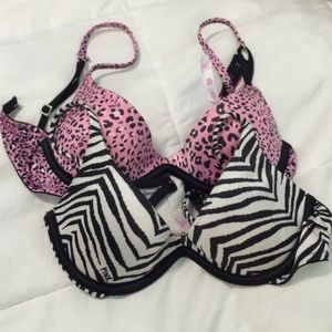 Two Victoria secret scoopneck bras.