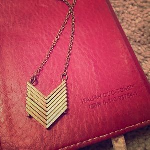 Beautiful Arrow Necklace