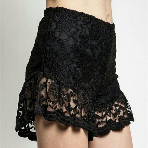 Black Romantic Boho Lace Ruffle Shorts