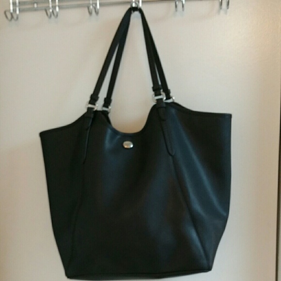 Coach Large Black Leather Peyton Tote