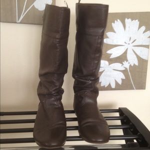 Brown old navy boots