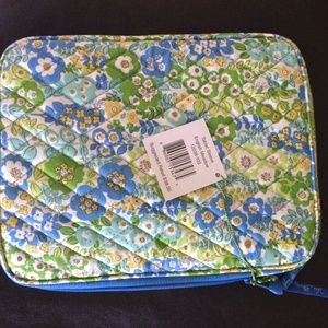 Vera Bradley tablet sleeve in English Meadows