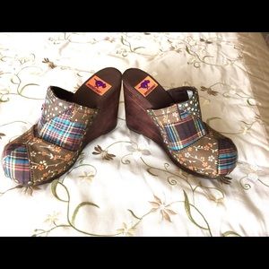 Rocket Dog Closed Toe Wedges